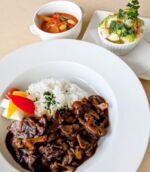 2.25〜*
  
  ふらのグリルから新メニューのご紹介です
  
  「道産牛とふらのワインのハヤシライス」季節のプレート付き
  
  たっぷりの玉ねぎと道産牛を贅沢にふらのワインで煮込んだハヤシライス
  季節のスープや副菜の一品がセットなのも嬉しいですよね
  
  今の副菜は海老とアボカドの熱々グラタンになります
  
  明日も皆様のお越しをお待ちしてます
  
  ・
  ・
  ・
  
  #後藤純男美術館 
  #ふらのグリル
  
  #富良野ランチ
  #上富良野ランチ
  
  #富良野
  #上富良野
  #中富良野
  #美瑛